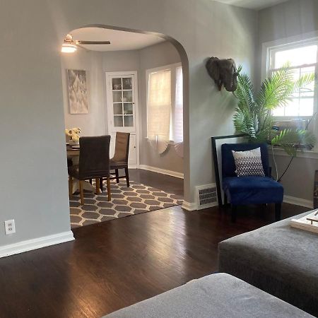 Cozy, Upstairs Apartment Pets Welcome With Fee Family Friendly Close To Everything Cleveland Eksteriør billede